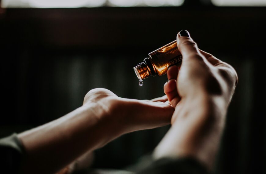 Understanding the Difference Between Serum and Ampoule